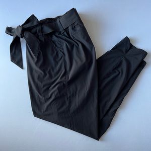 CALIA By Carrie Underwood Women’s Lightweight Pants With Removable Belt - Small